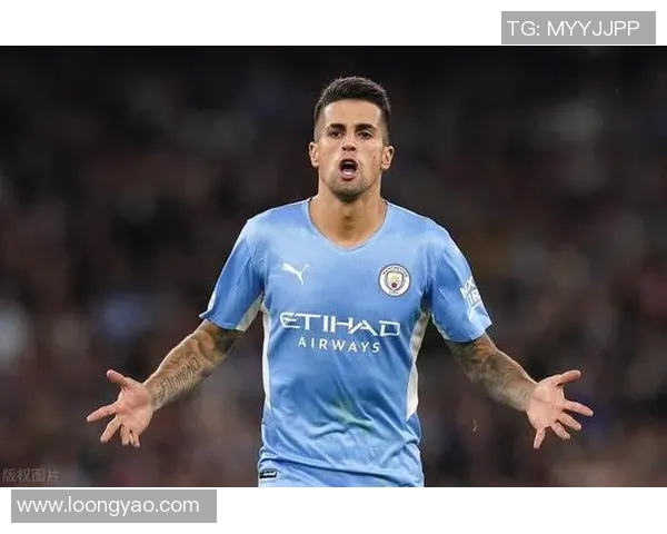 坎塞洛：从边锋到全能战士的华丽转身与足球生涯的精彩瞬间