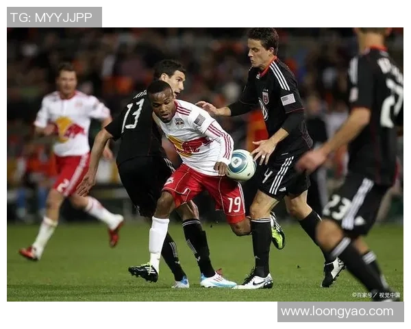 西里冈联与马都拉联的激烈对决揭示了足球战术的新趋势与球队实力的较量